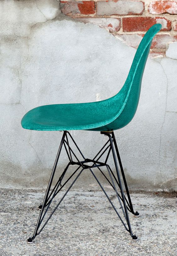 modernica-shell-side-chair-brick-wall